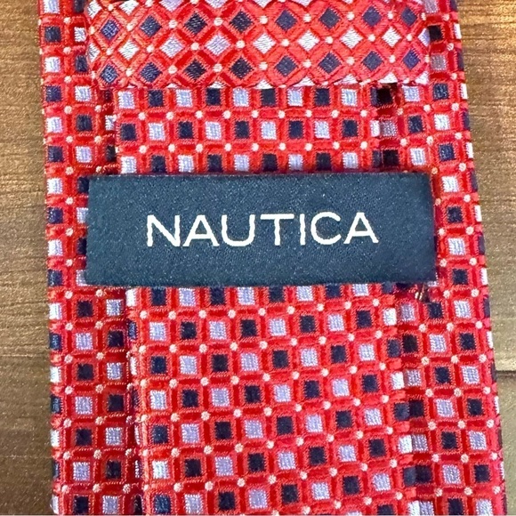 🍁SALE🍁NAUTICA Red Silk Polyester Blend Foulard Tie - Picture 5 of 9